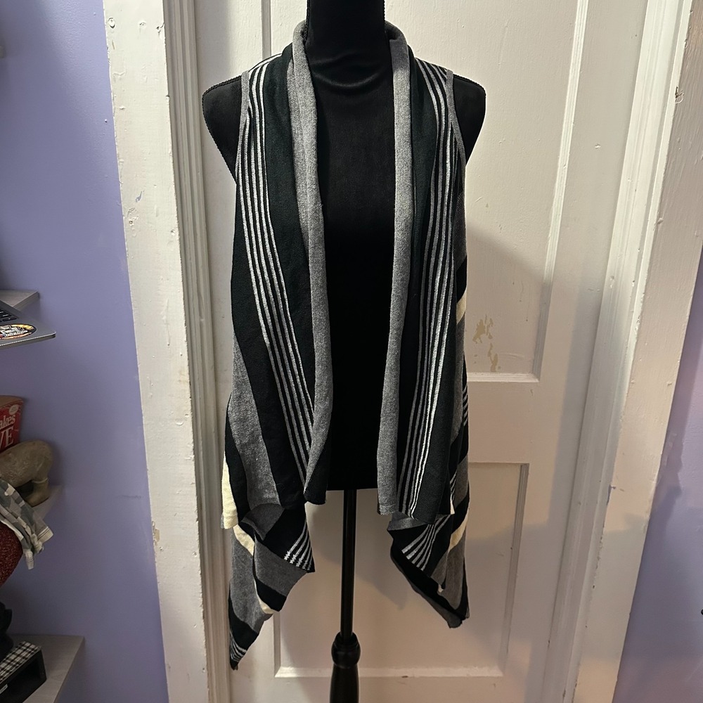 Entro Grey Striped Vest in S